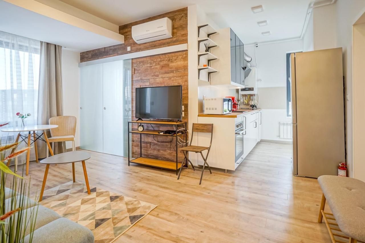Bright Apartments Moments Away From Herastrau Park, Mall And Metro 부쿠레슈티 외부 사진