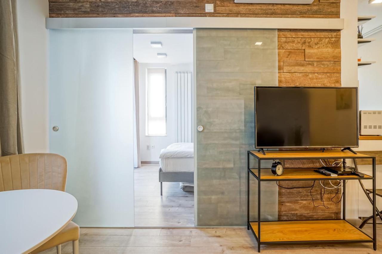 Bright Apartments Moments Away From Herastrau Park, Mall And Metro 부쿠레슈티 외부 사진