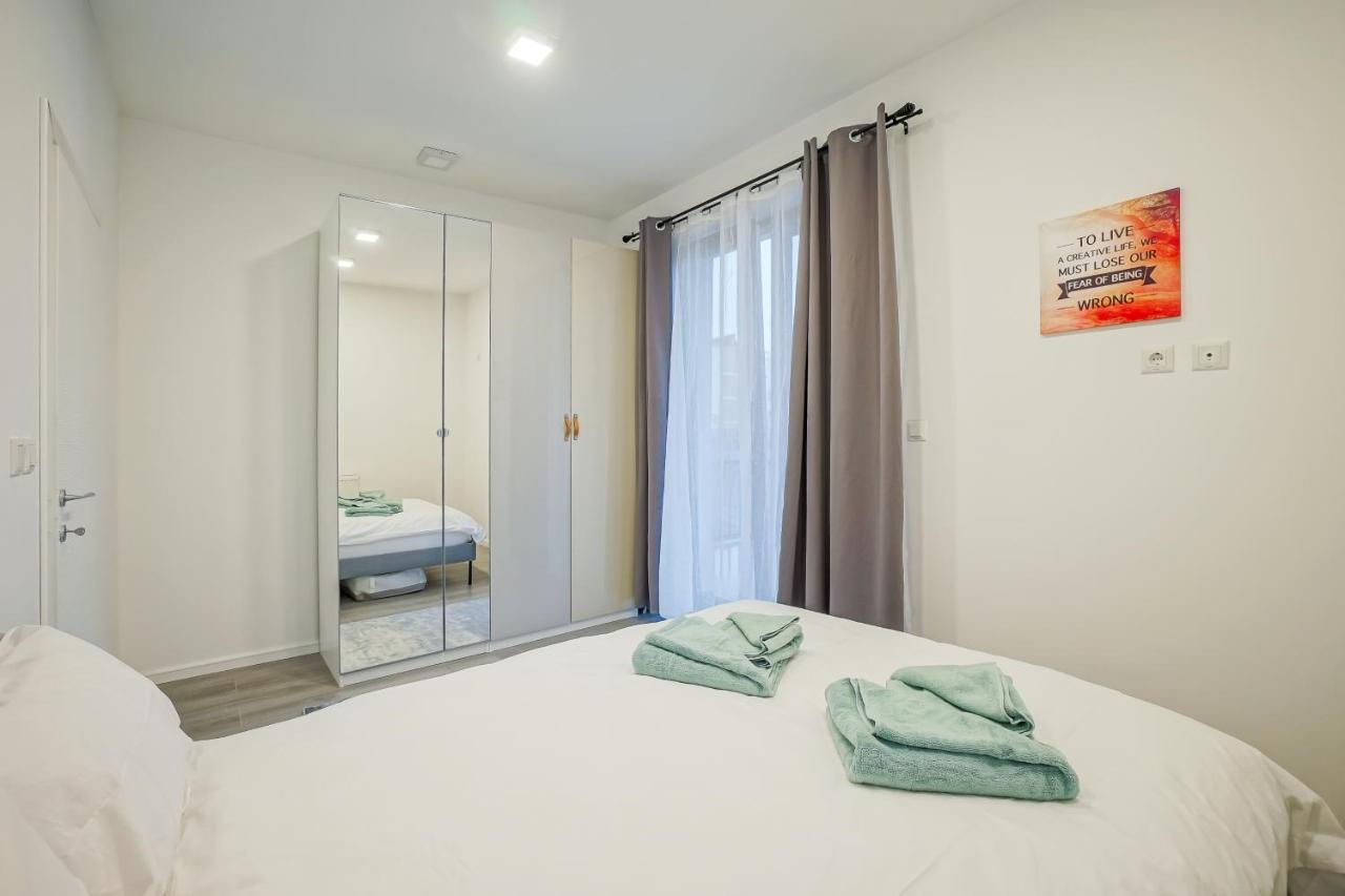 Bright Apartments Moments Away From Herastrau Park, Mall And Metro 부쿠레슈티 외부 사진
