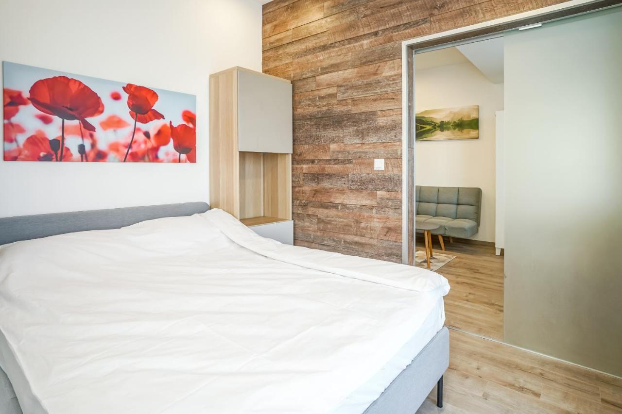 Bright Apartments Moments Away From Herastrau Park, Mall And Metro 부쿠레슈티 외부 사진